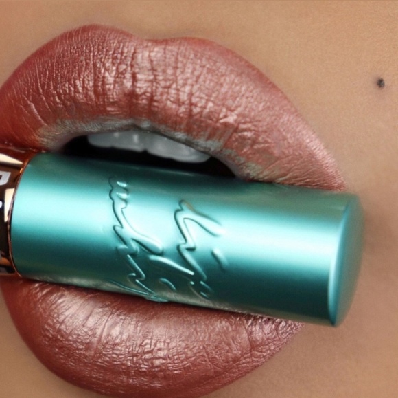 ROSE POSE Beauty Bakerie Metallic Lip Whip NWT - Picture 1 of 6